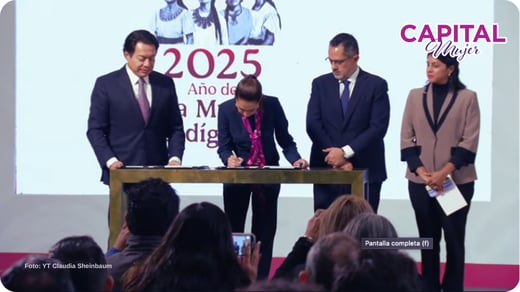 Sheinbaum firma decretos en favor de maestras y maestros